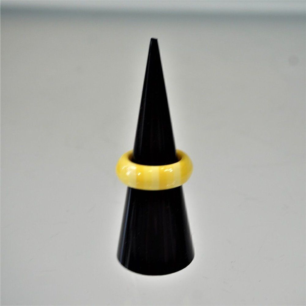 Vintage Lucite Fashion Ring Yellow Striped Pastels Size 6 Summer Statement